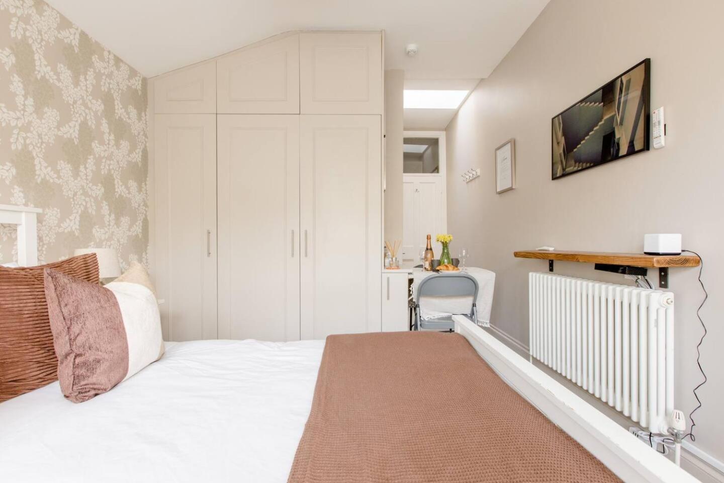 Luxury King-bed Ensuite With Tranquil Garden Views Feriehus *