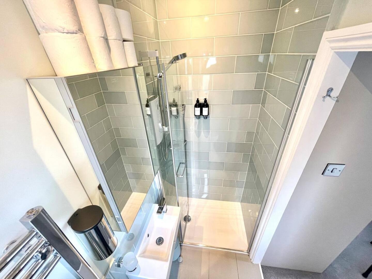 Feriehus Luxury King-bed Ensuite With Tranquil Garden Views London