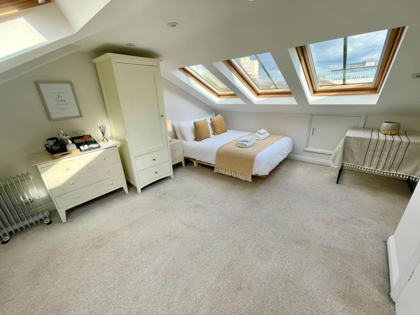 Bright Quiet Loft Ensuite Serene Clapham Area Londen