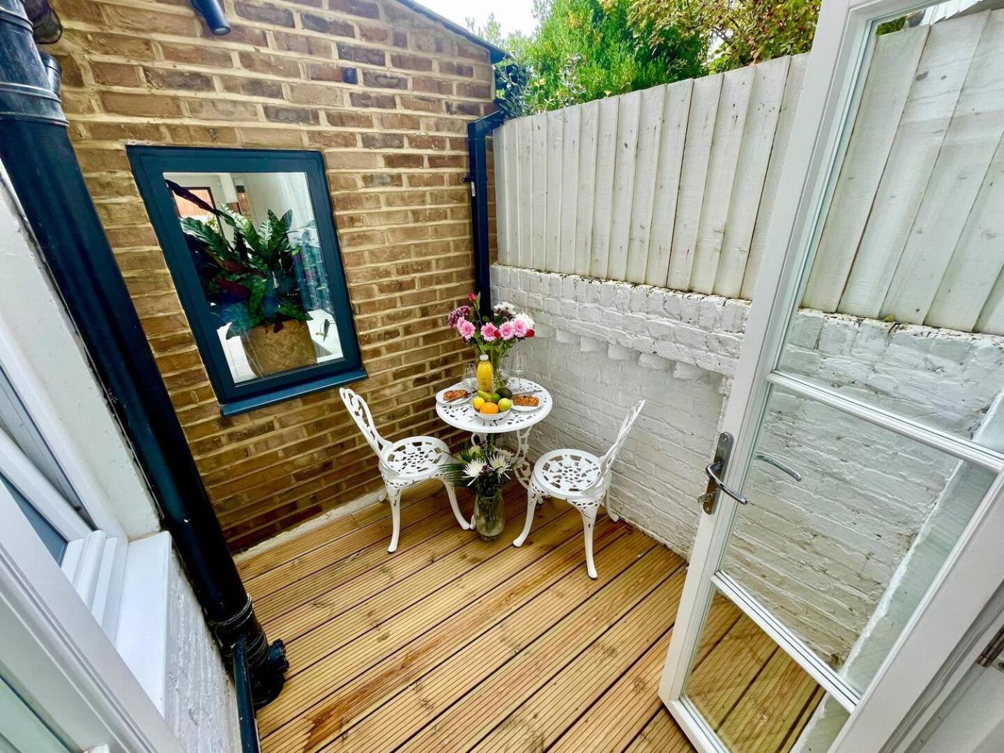 Сasa de vacaciones Clapham - Kingsize Bed - En-suite - Private Patio - Peaceful Space - *