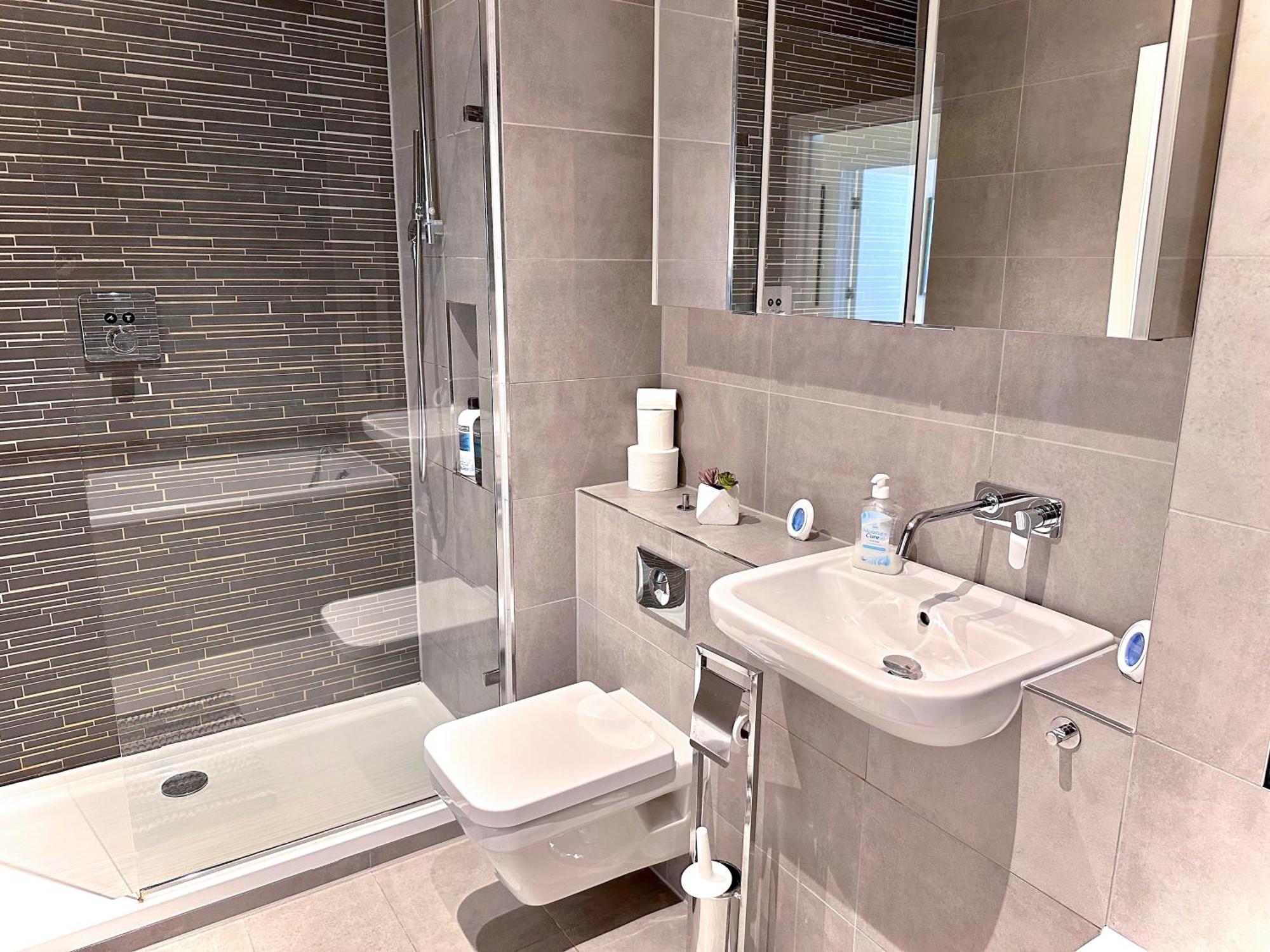Apartamento 3 Bedroom Penthouse With Private Terrace, Battersea, Nine Elms Londres