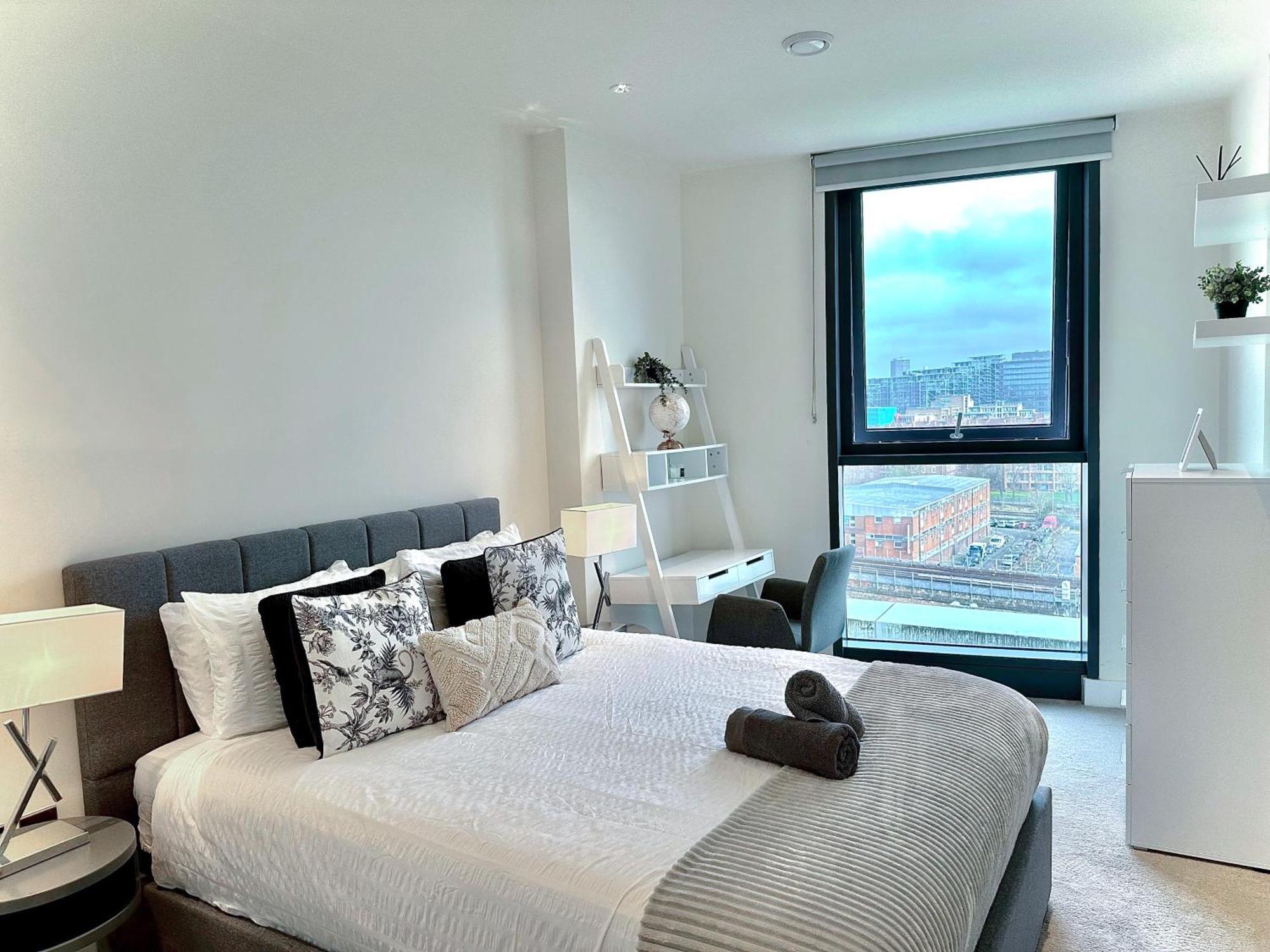 Apartamento 3 Bedroom Penthouse With Private Terrace, Battersea, Nine Elms *