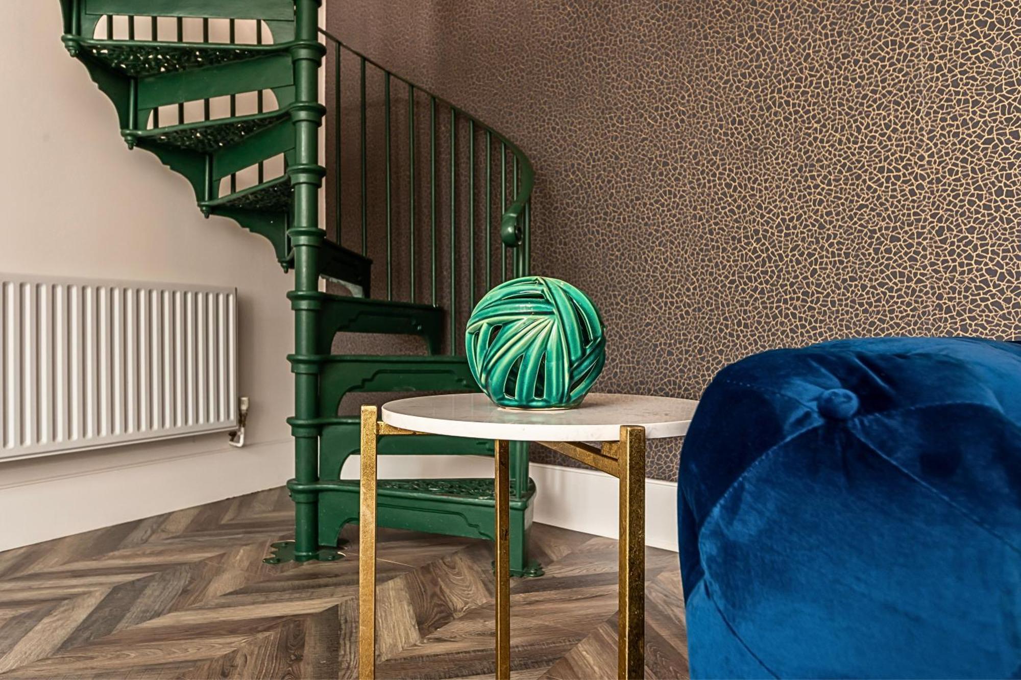 Feriehus The Secret Kensington Garden Mews-2 Bedroom Full House-2 Train Lines- Spacious-kings Road- Harrods -chelsea Stadium-private Small Patio