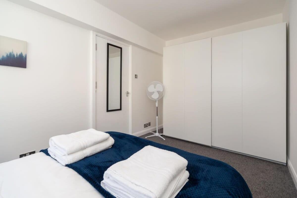 Apartment 3 Bedroom Old Street - Amazing Views *