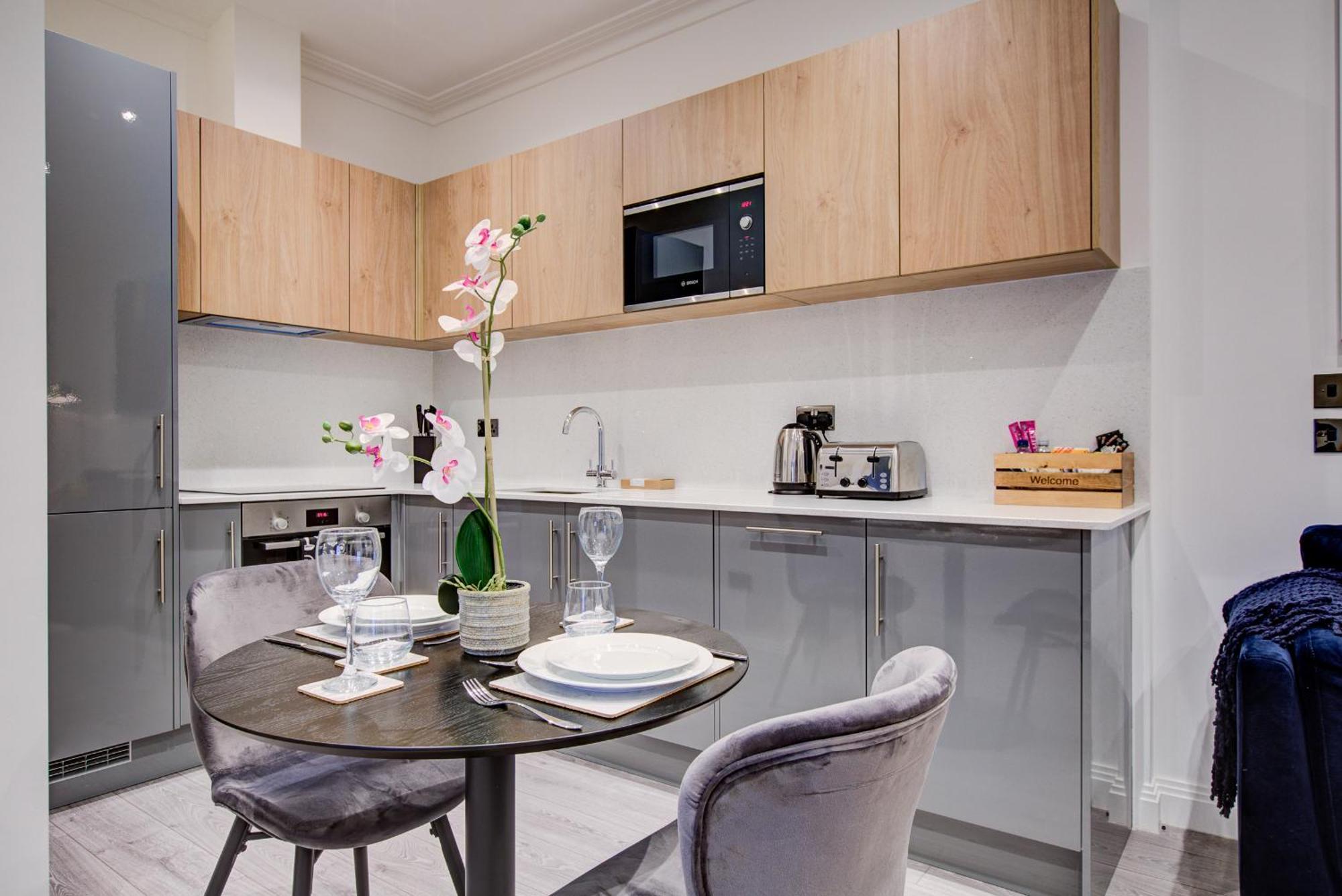 Hybrid Resi - Fulham Near Chelsea And Putney Apartment *