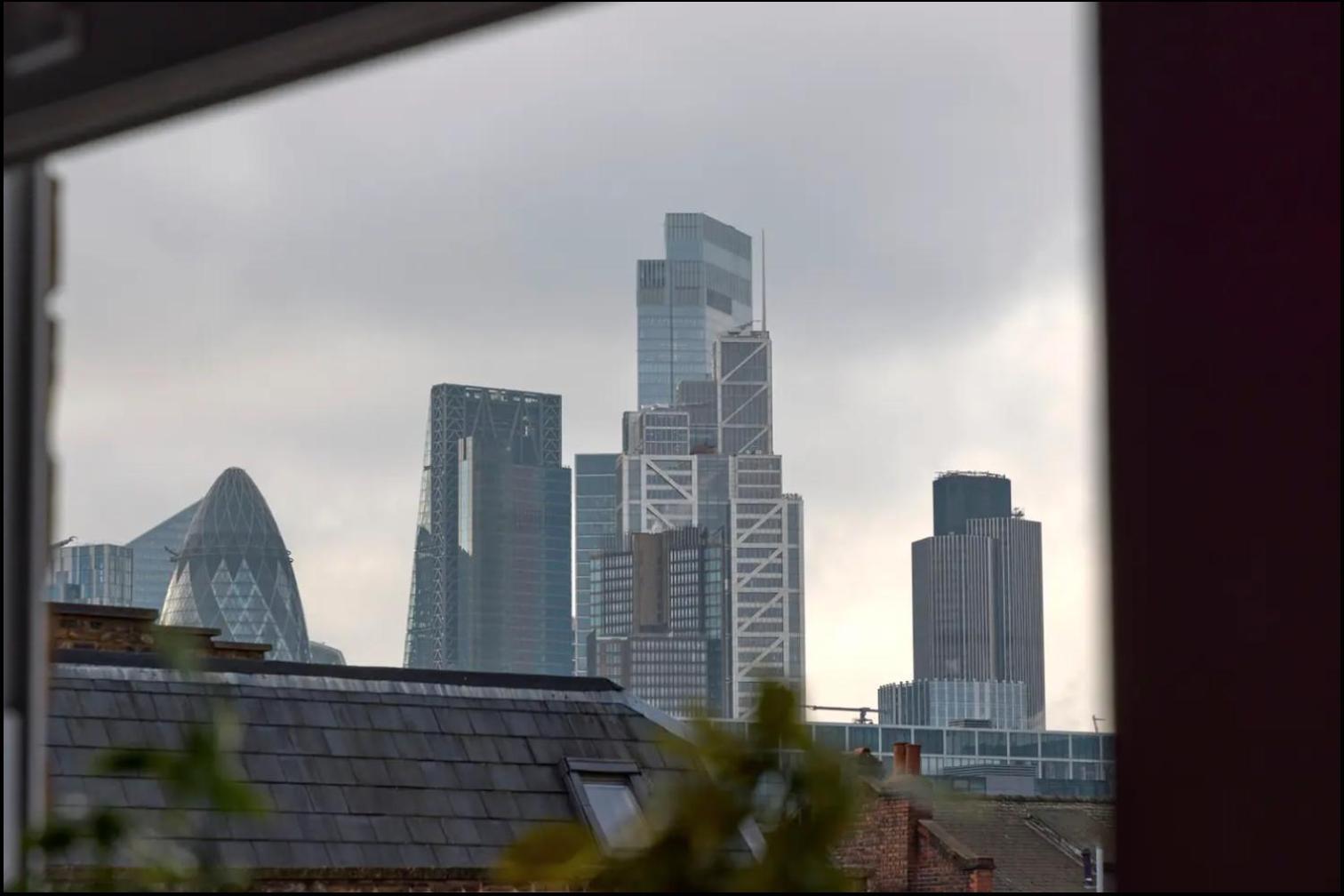 6 Sleeper Sanctuary In Bricklane London