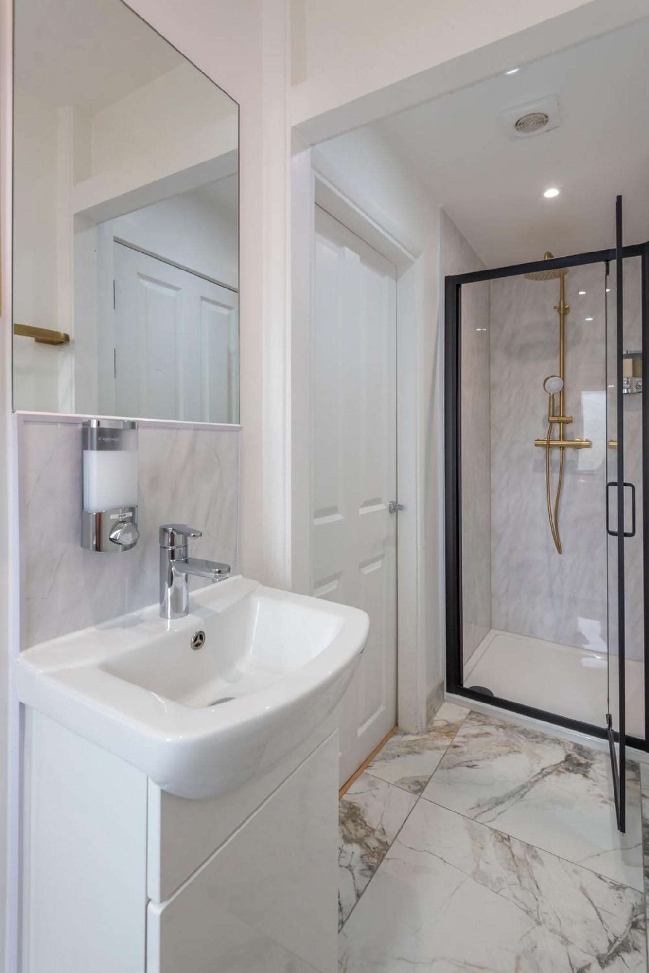 Brand New The Palms: Luxury Family Apartamento