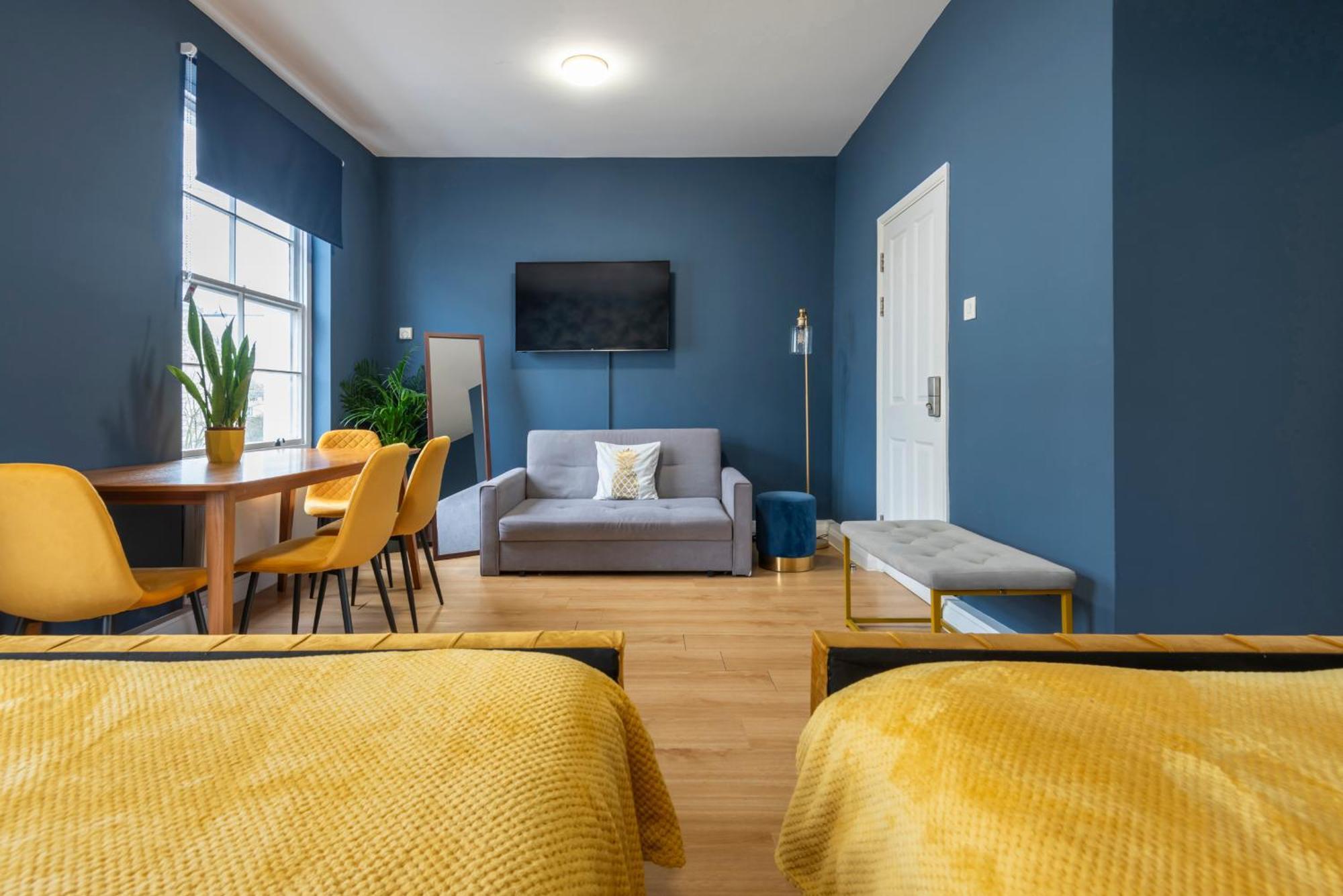 Brand New The Palms: Luxury Family
