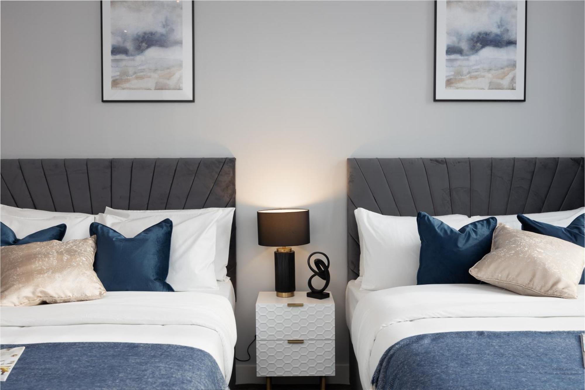 Luxury & Spacious 2 Bedroom Apt With City Views Leilighet London