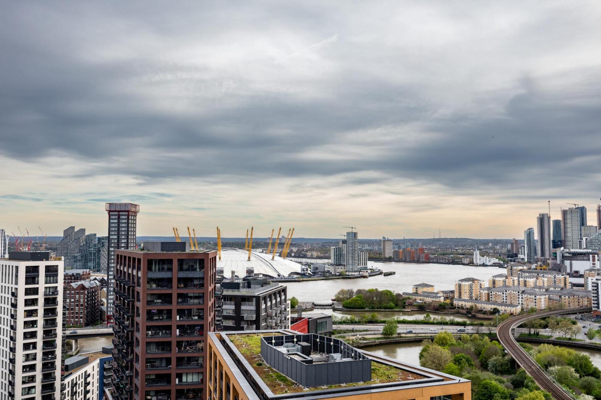 Leilighet Luxury & Spacious 2 Bedroom Apt With City Views London