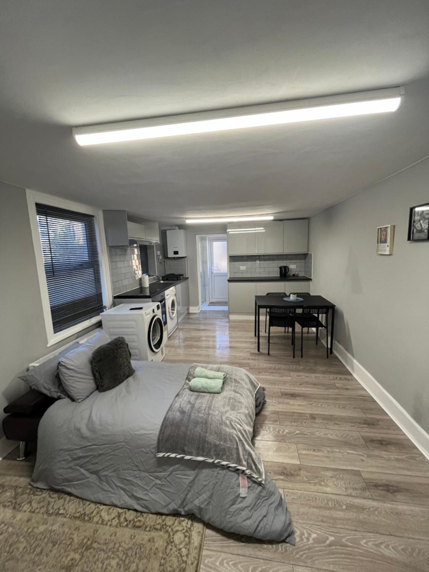 Super 2 Bed Flat Appartement