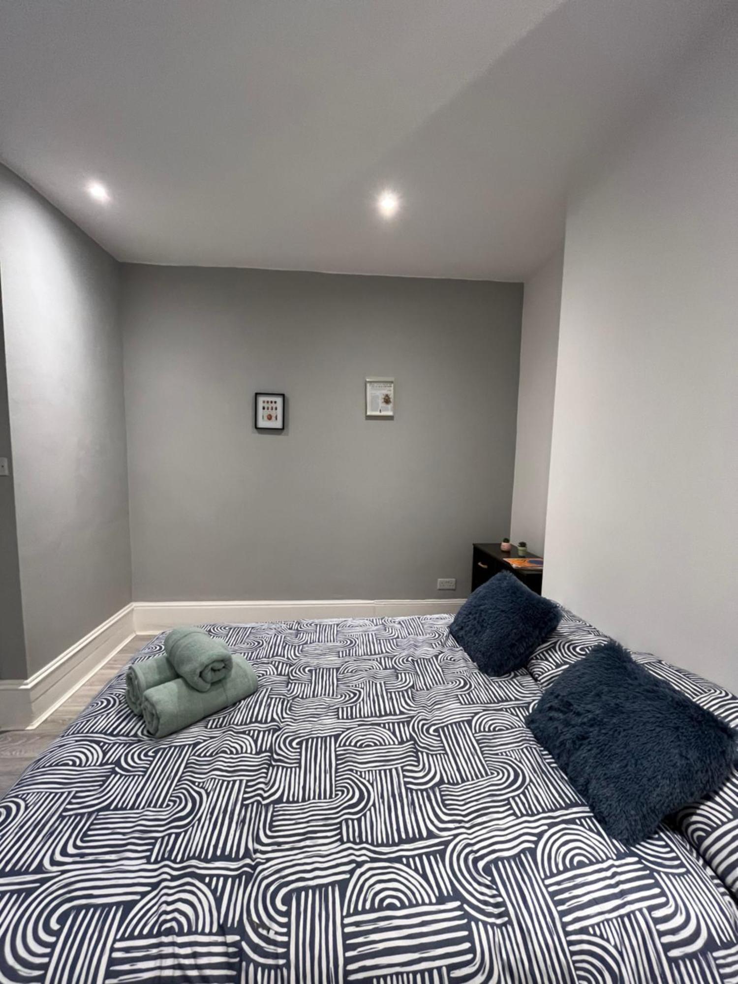 Super 2 Bed Flat Appartement Londen