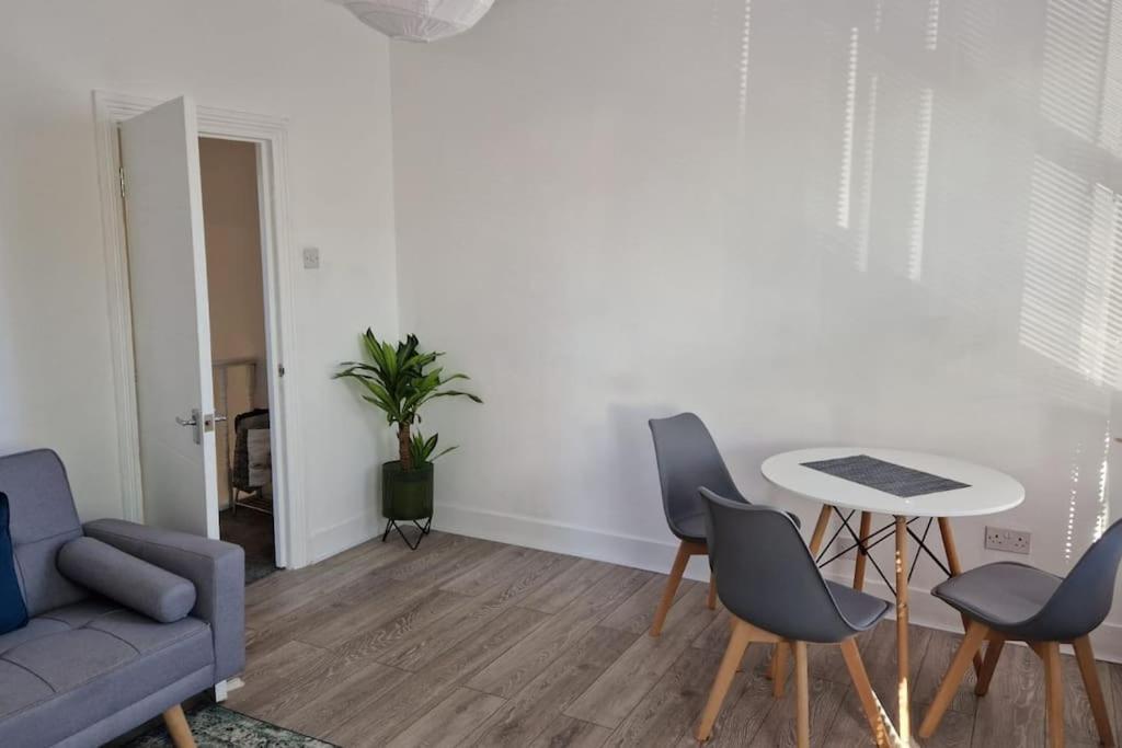Stylish 1 Bed Flat With En-suite Appartement *