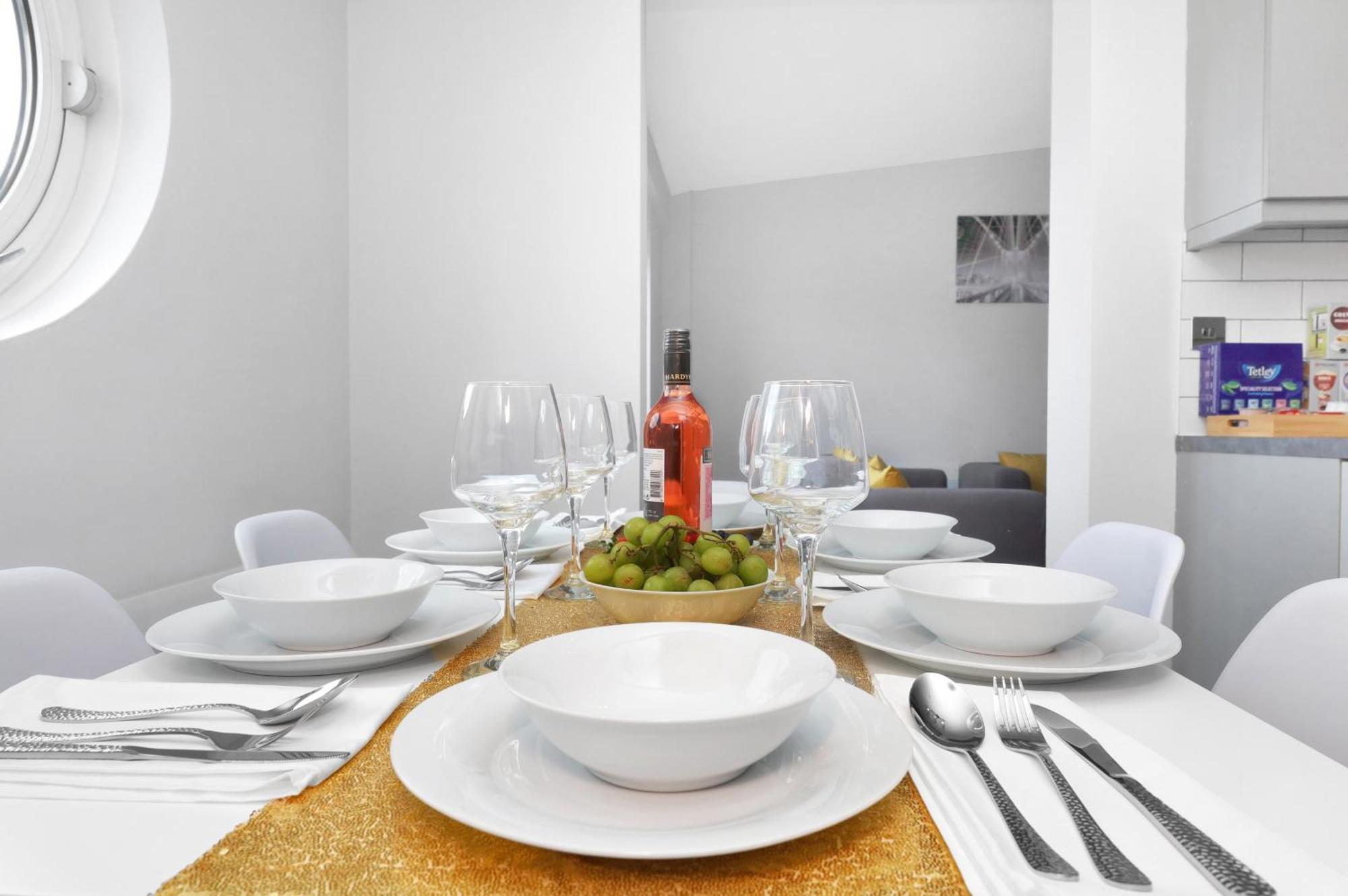 Apartment Waterside 4 Bed London