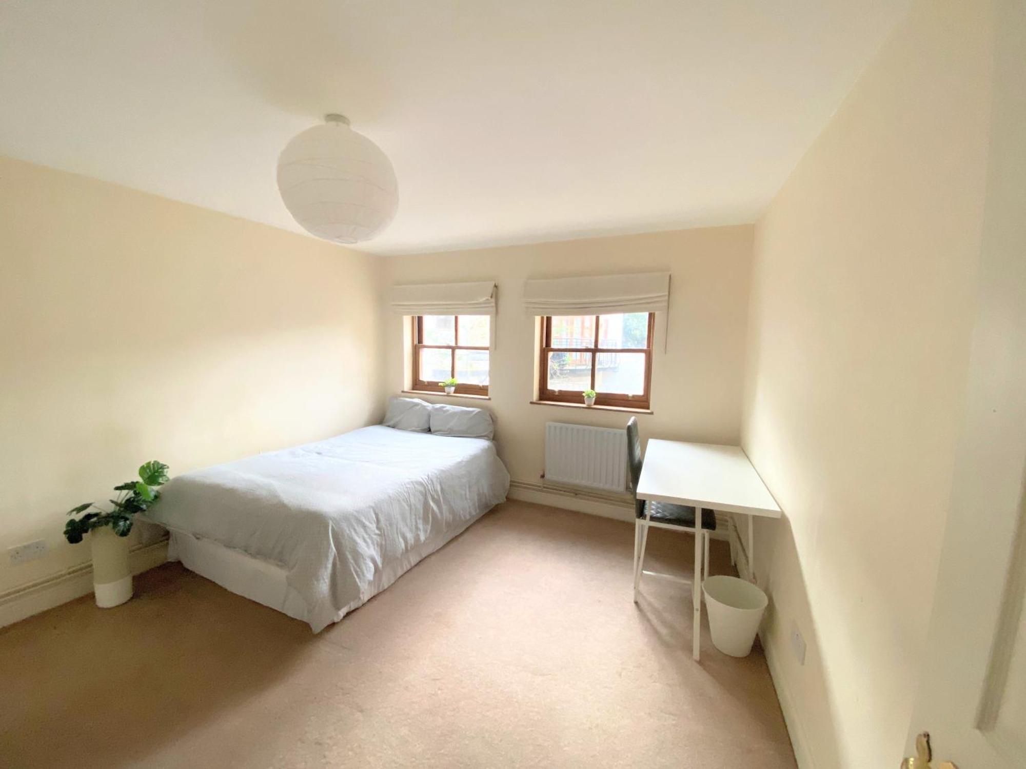Cozy Double Next To Putney Bridge And High Street * Londres