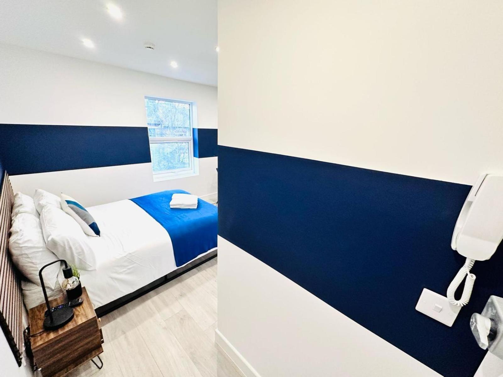 58 Blue House Center Studio, Spot Guest house
