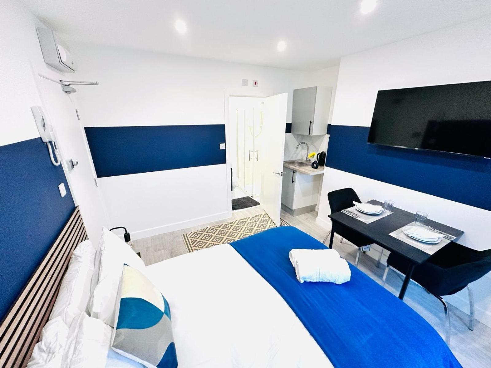 58 Blue House Center Studio, Spot Guest house London