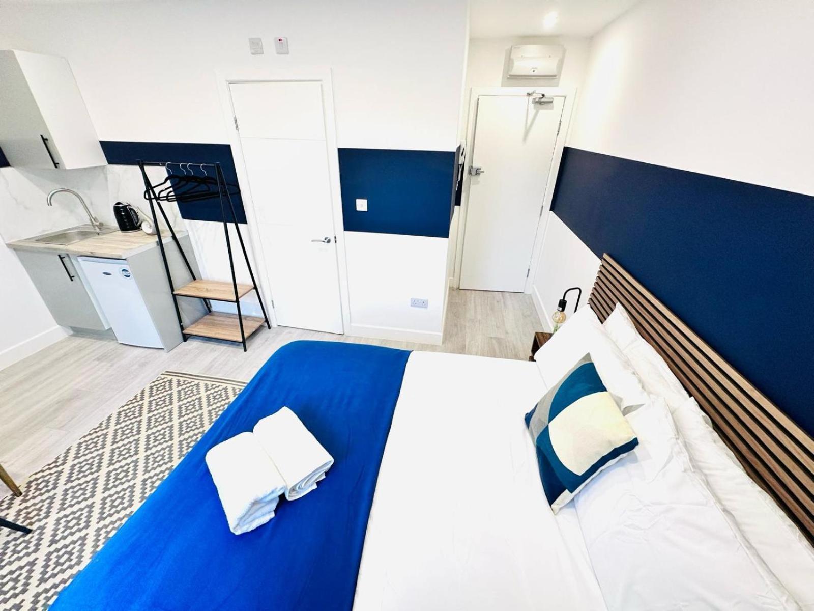 Guest house 58 Blue House Center Studio, Spot London