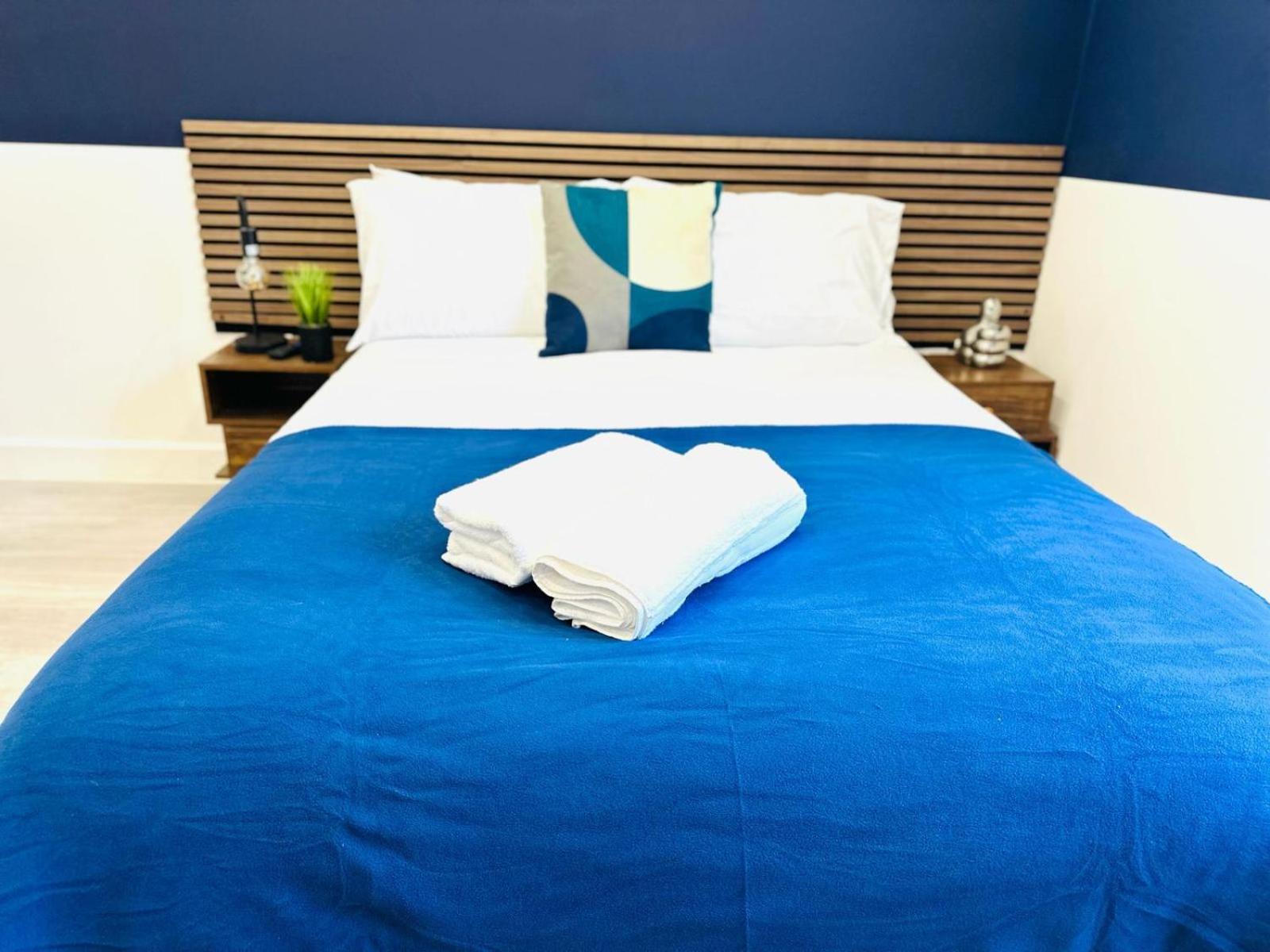 58 Blue House Center Studio, Spot Guest house