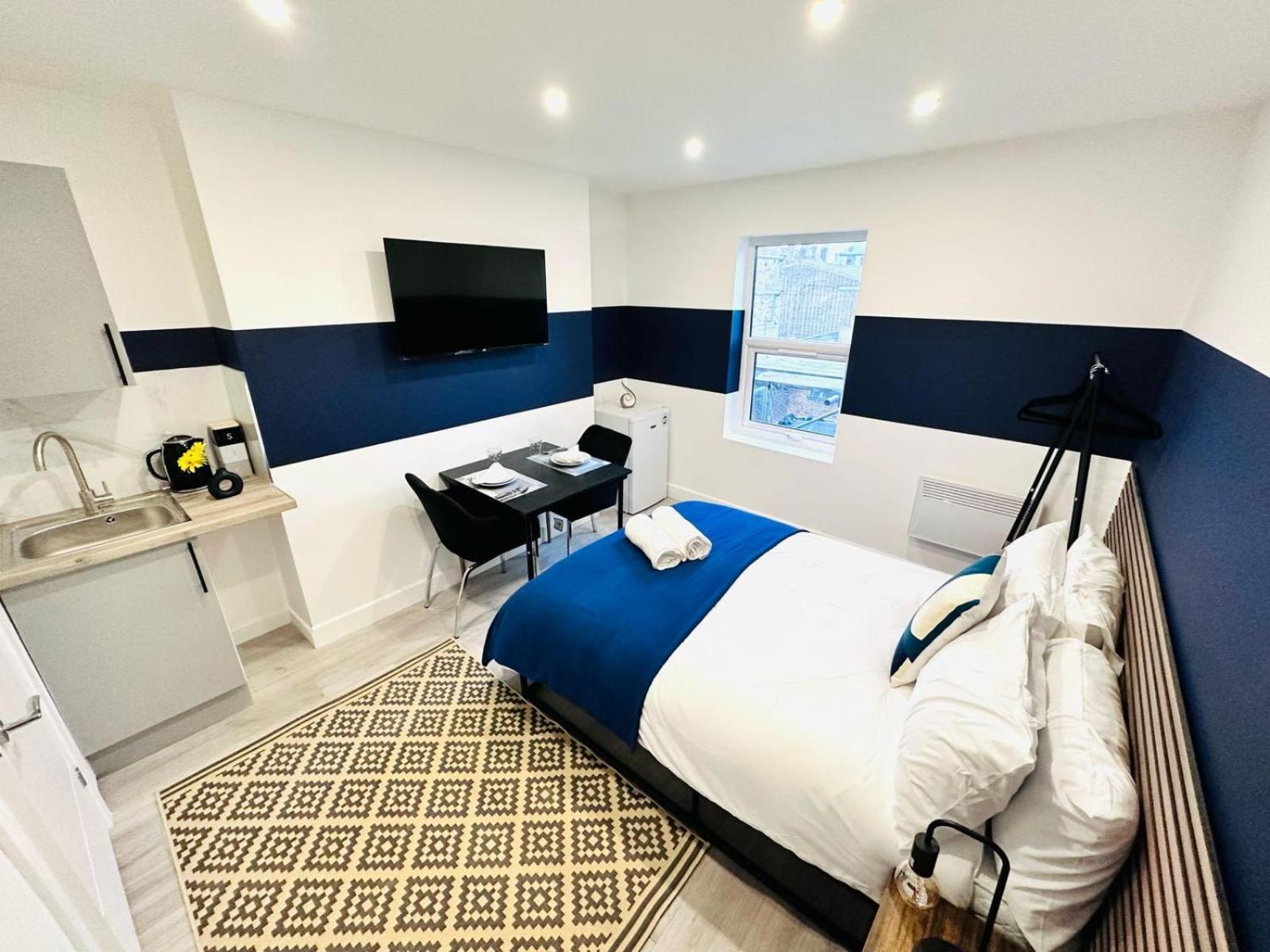 58 Blue House Center Studio, Spot Guest house London