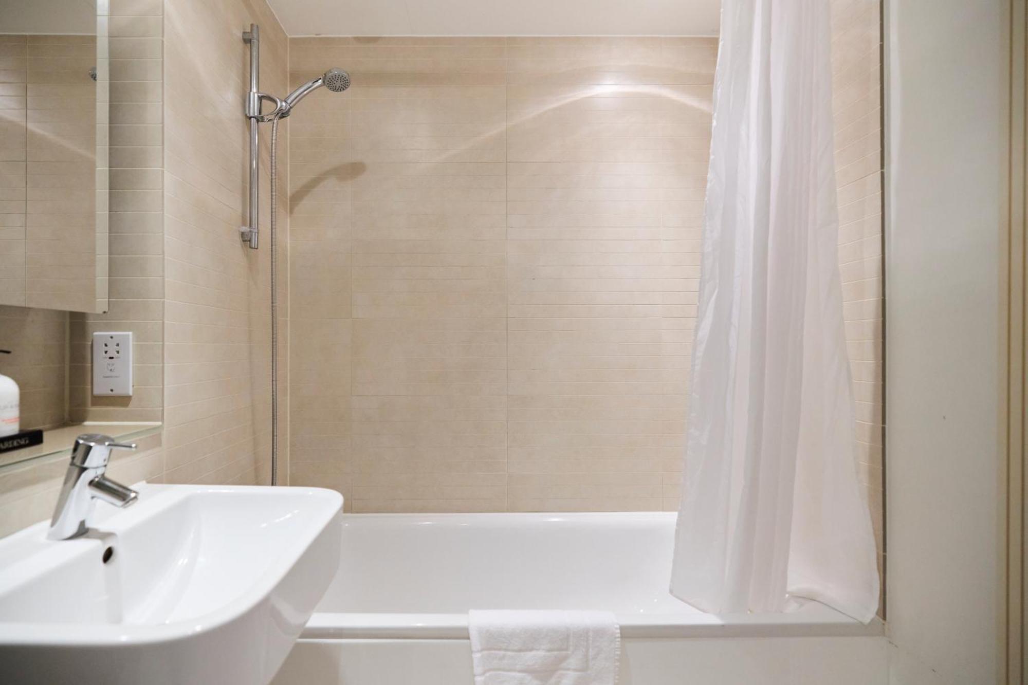 The Battersea Park Place - Amazing 2bdr Flat With Terrace Apartment