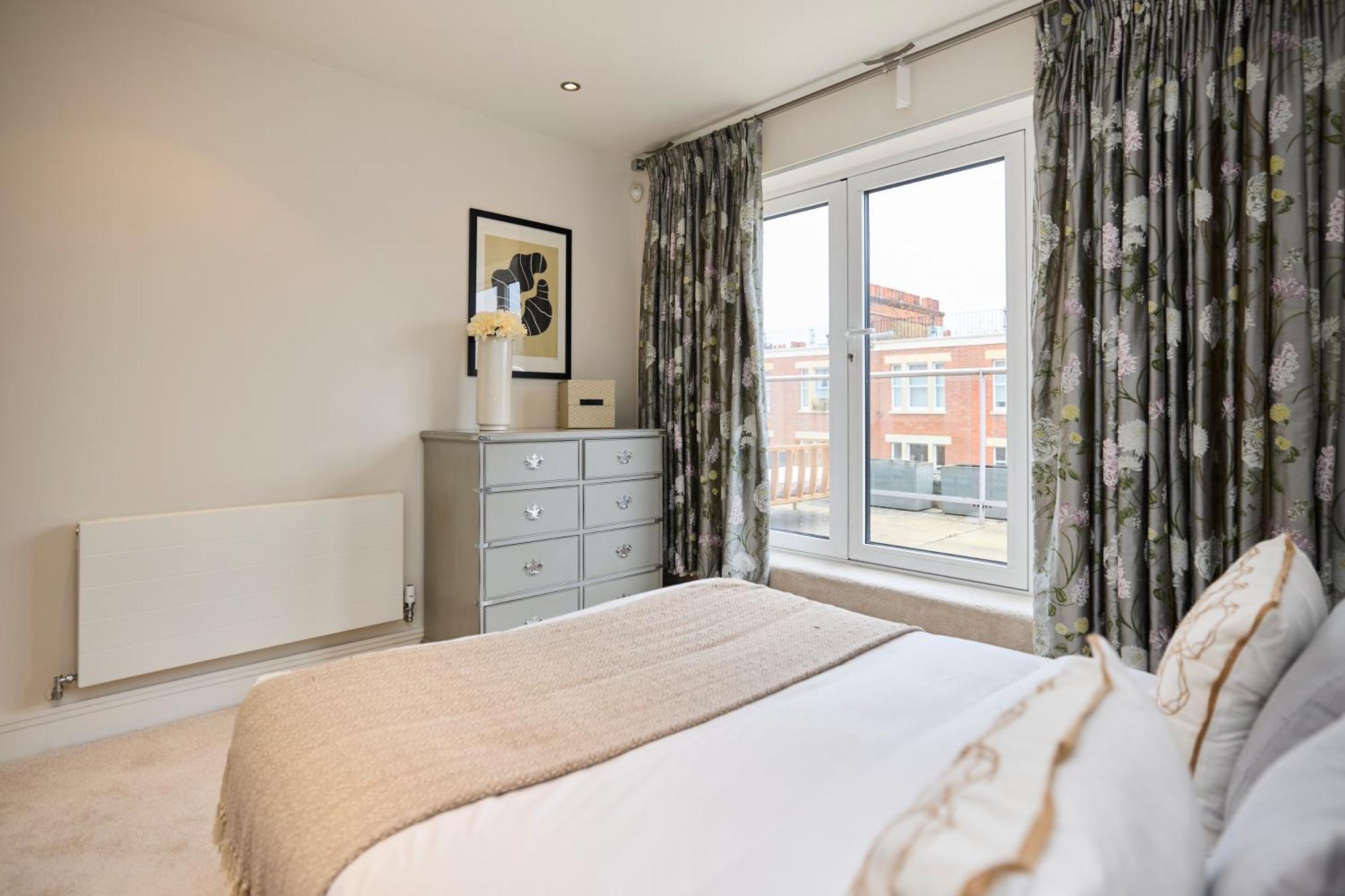 The Battersea Park Place - Amazing 2bdr Flat With Terrace Apartment London