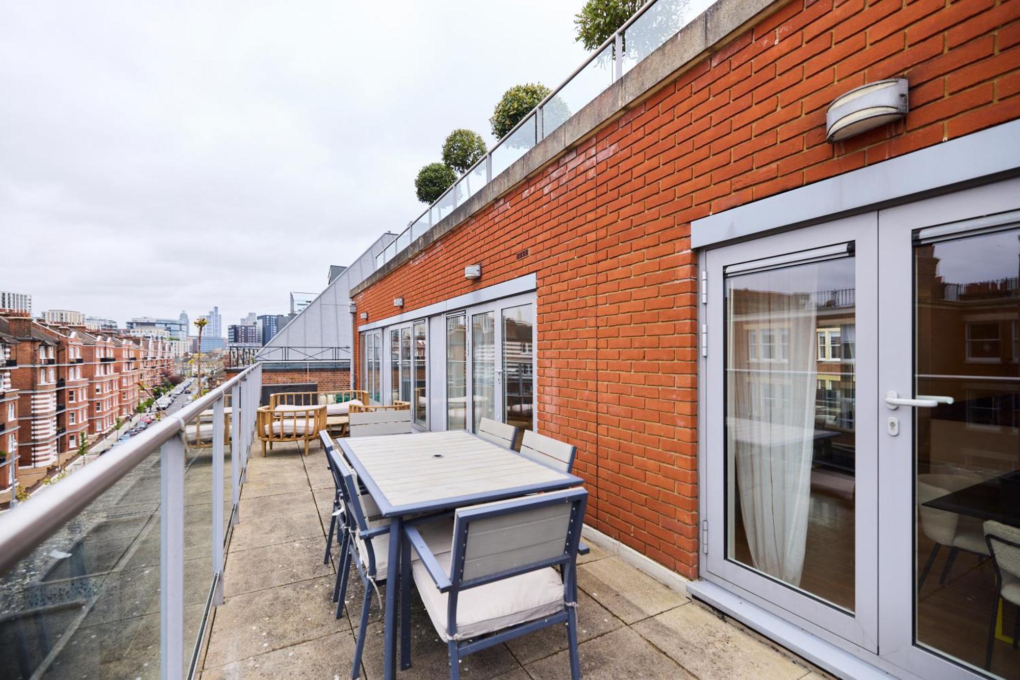 The Battersea Park Place - Amazing 2bdr Flat With Terrace *