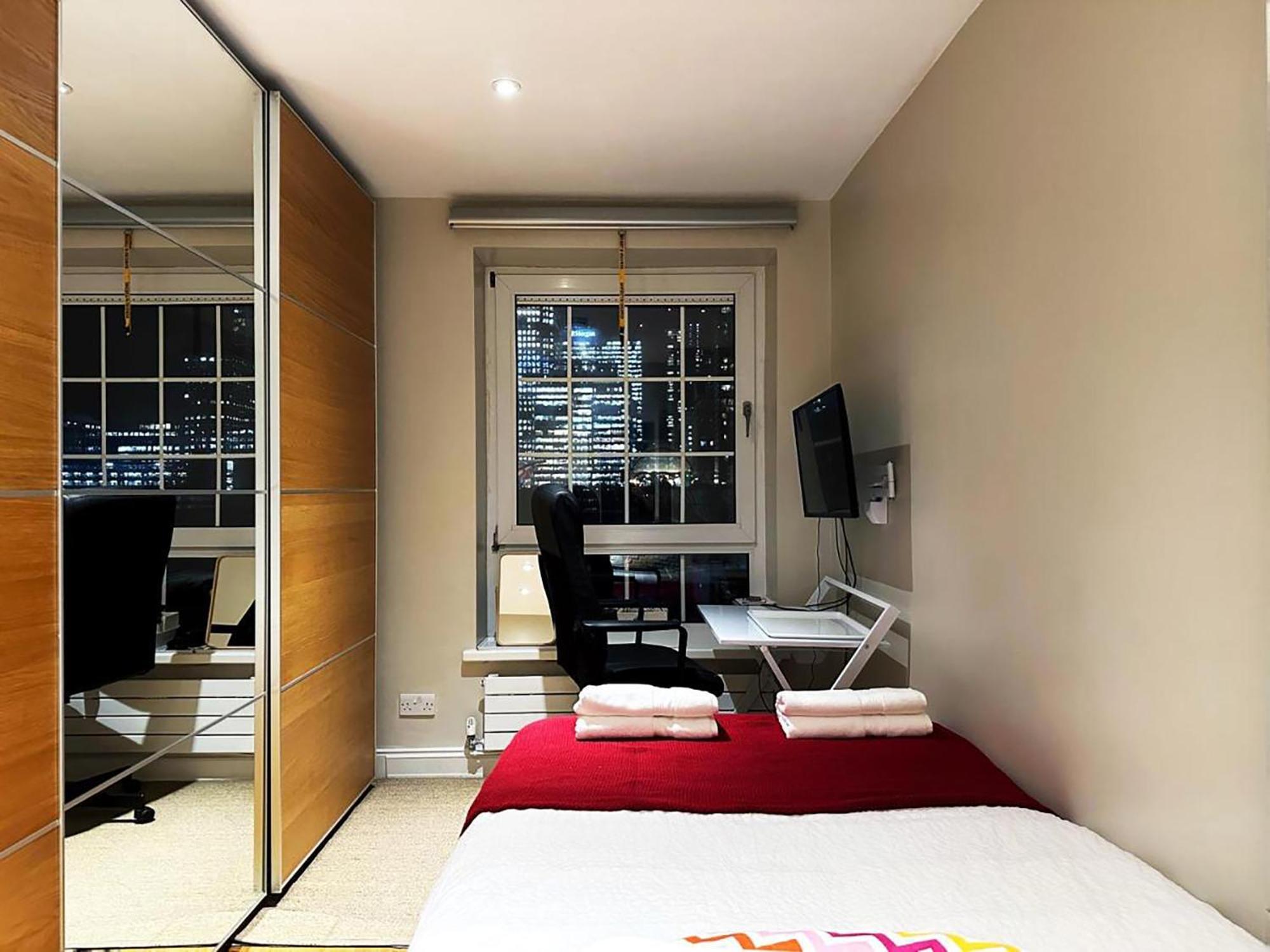 Wades Place E14 Apartment *