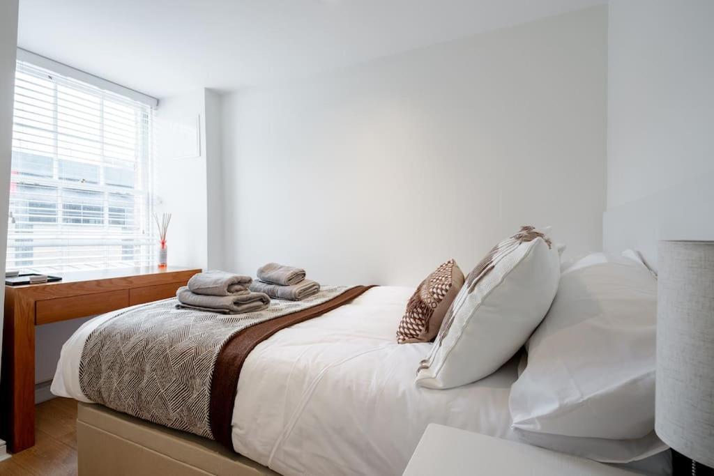 Villaer Luxury 3brs House In The Heart Of Victoria London