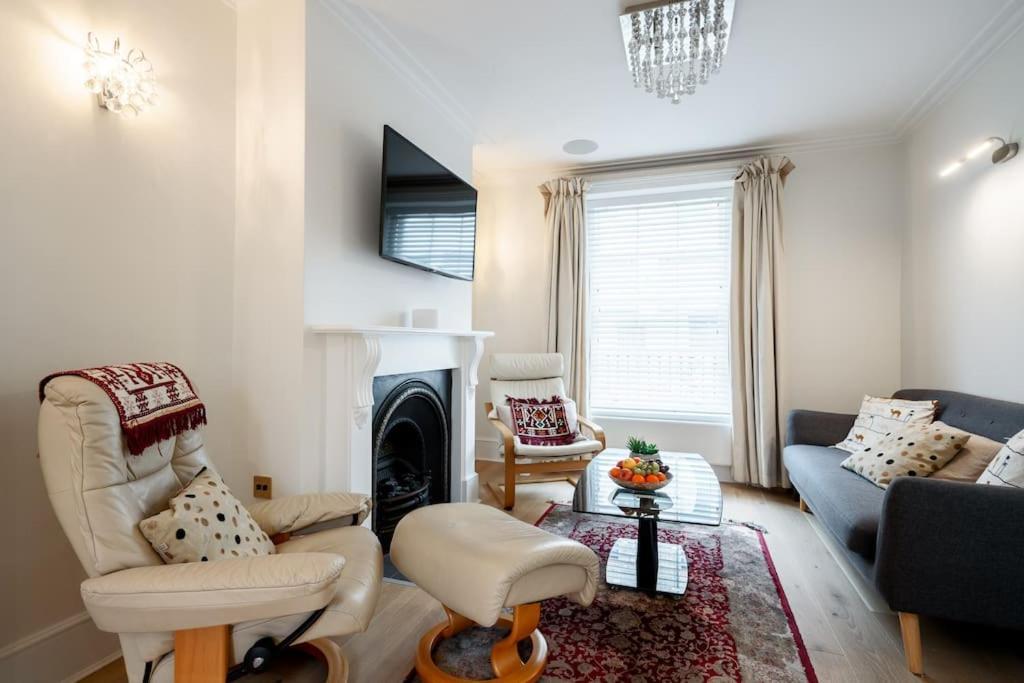 Villaer Luxury 3brs House In The Heart Of Victoria *