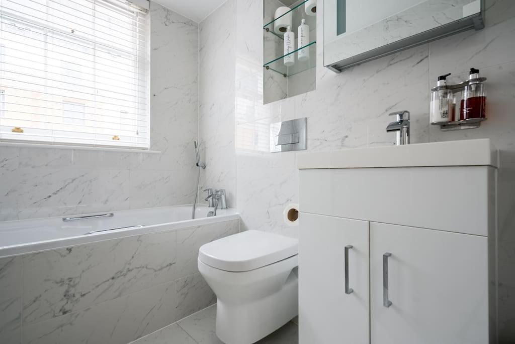Luxury 3brs House In The Heart Of Victoria Villaer *