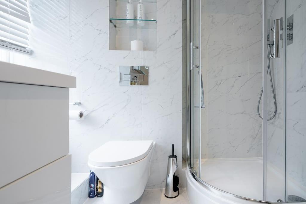 Villaer Luxury 3brs House In The Heart Of Victoria *