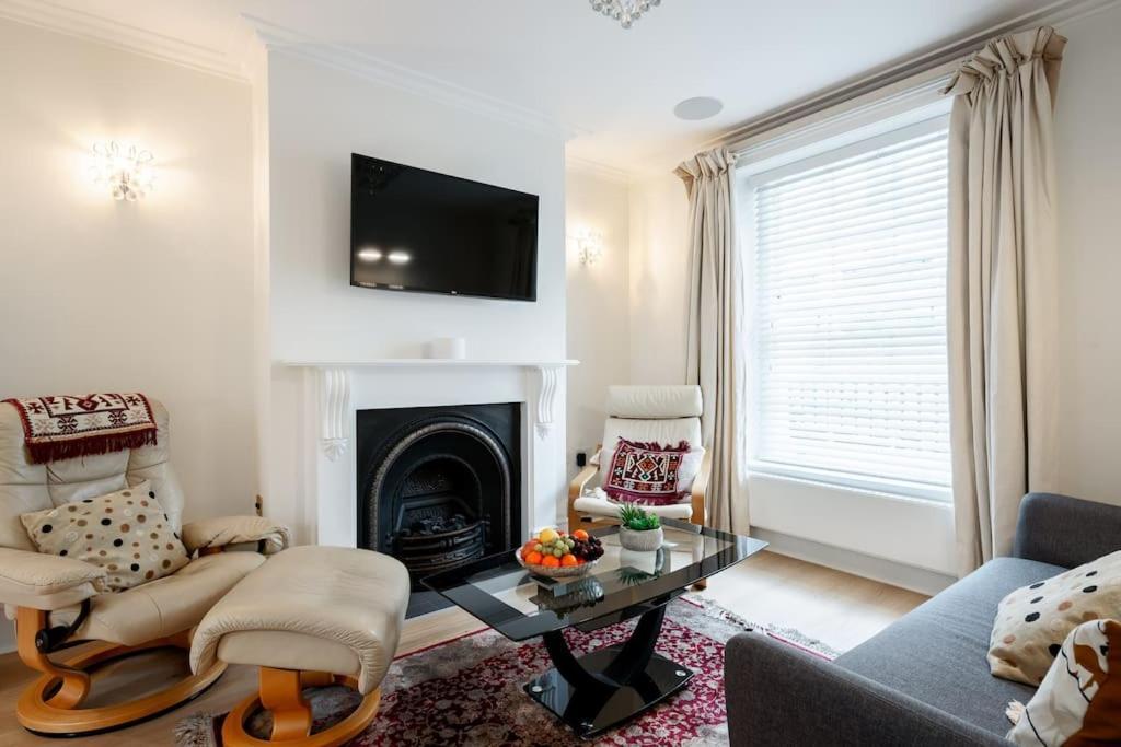 Villaer Luxury 3brs House In The Heart Of Victoria *
