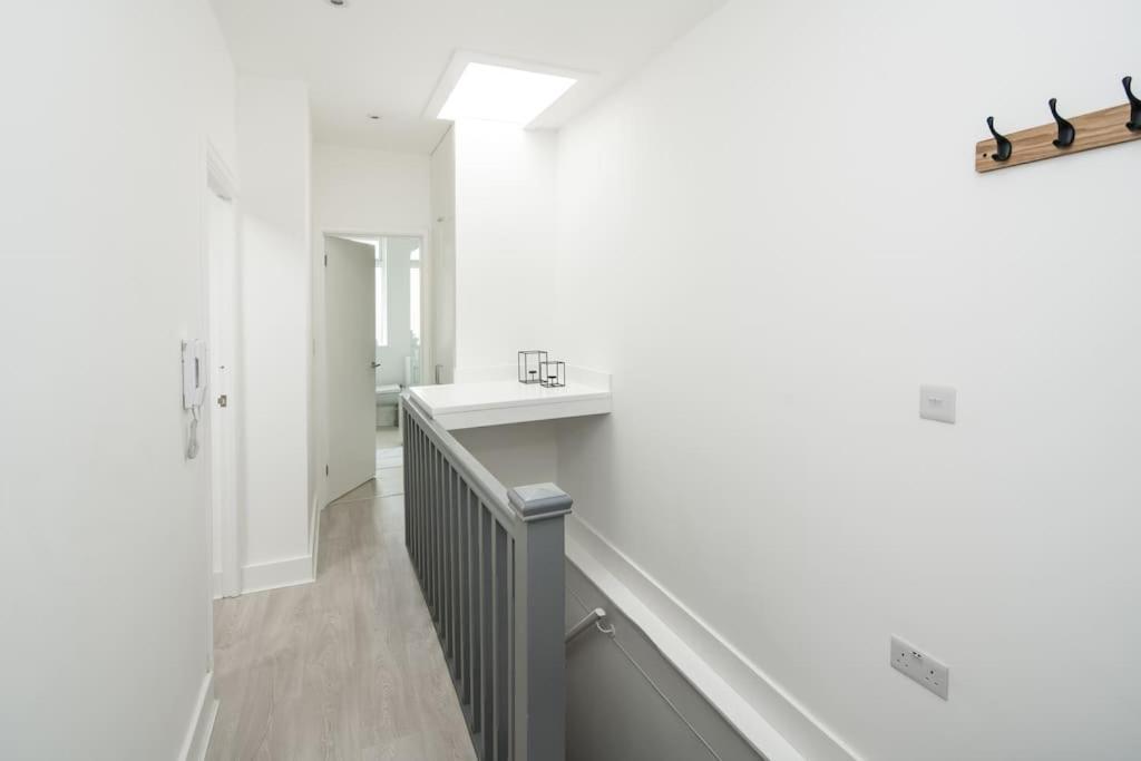 1 Bedroom Flat In Barons Court Apartamento Londres