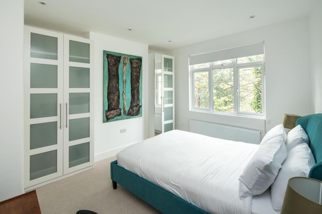 1 Bedroom Flat In Barons Court Londres