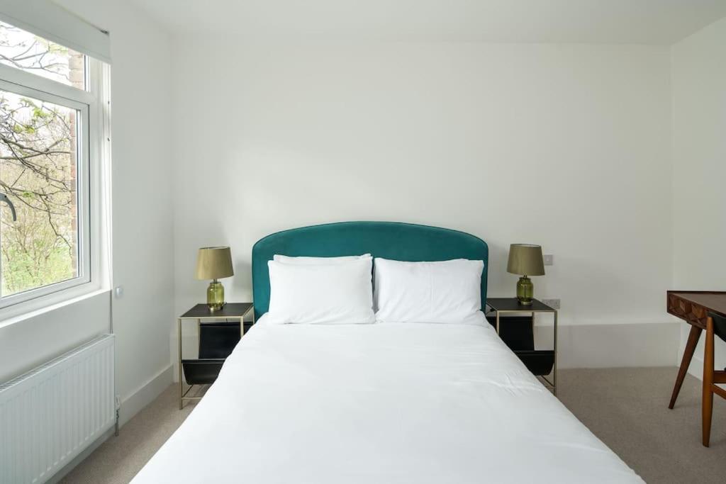 1 Bedroom Flat In Barons Court Apartamento Londres