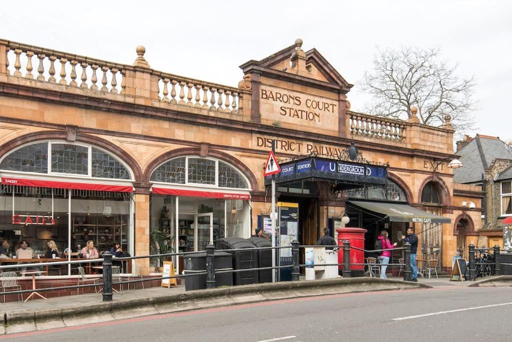 1 Bedroom Flat In Barons Court