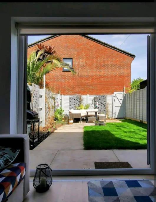 2 Bedroom Canal View, Near Kings Cross & Camden Feriehus London