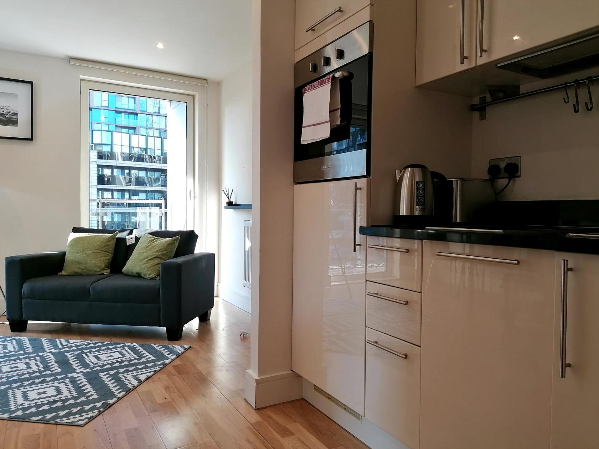 Canary Wharf Serviced * London