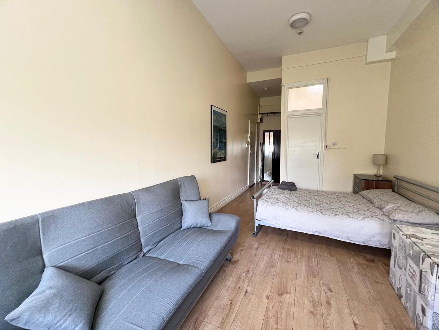 Comfy - Finchley Road * Londen