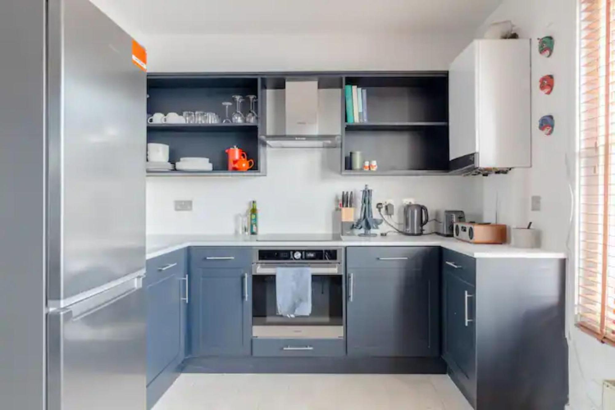 Spacious 2 Bedroom Retreat In East Dulwich London