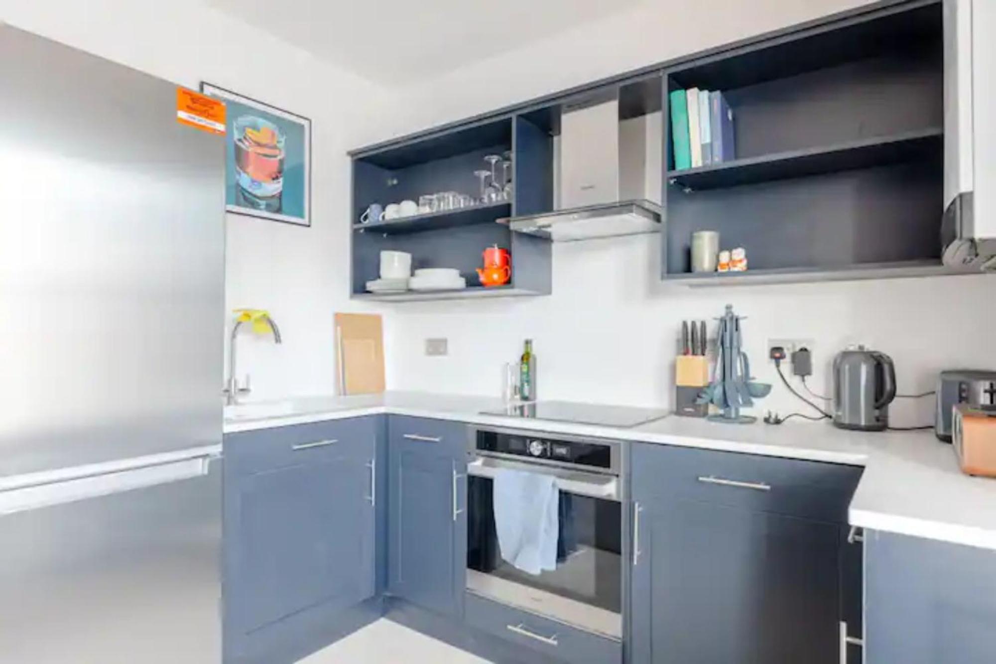 Spacious 2 Bedroom Retreat In East Dulwich Apartment