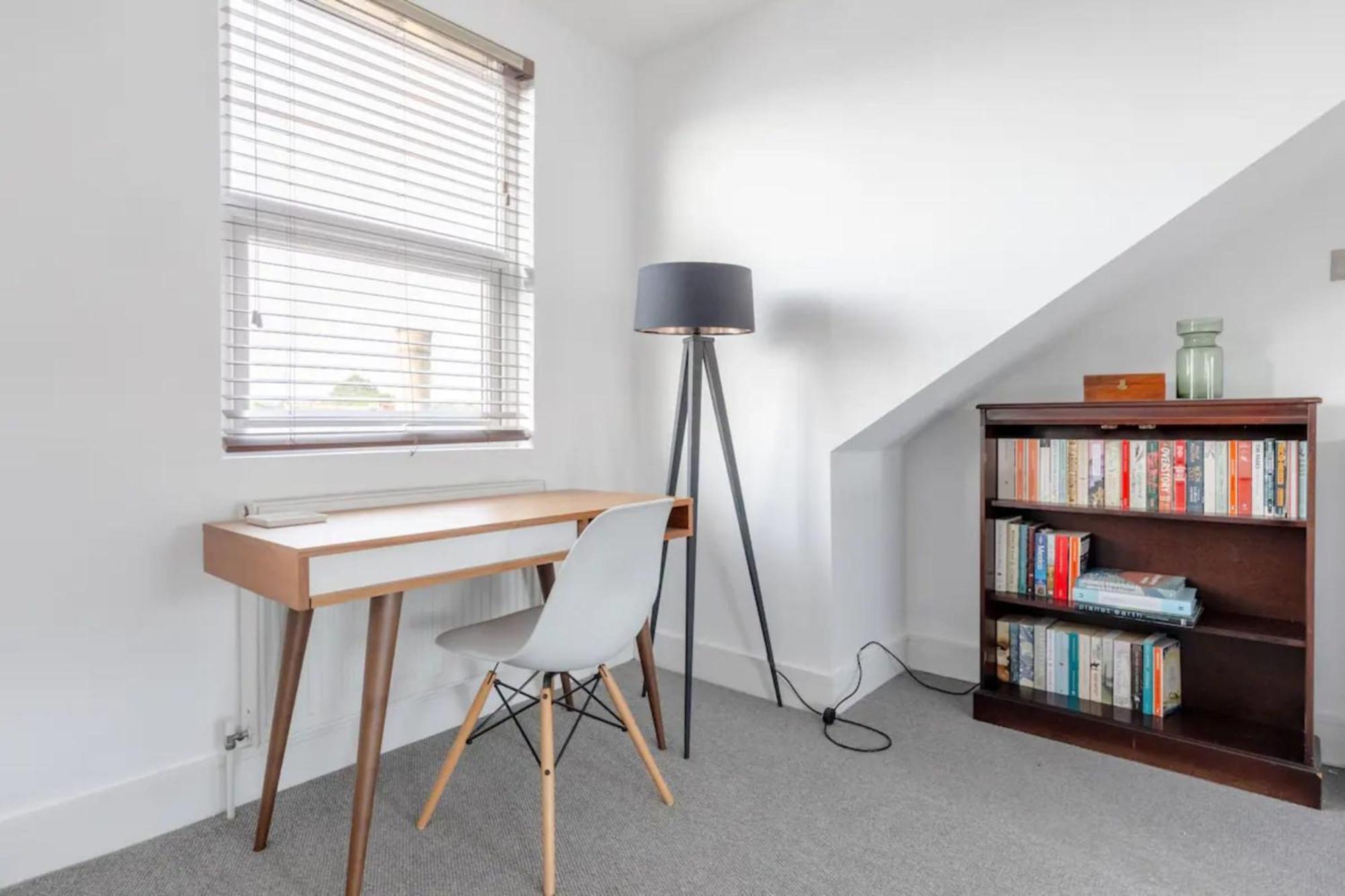 Spacious 2 Bedroom Retreat In East Dulwich Apartment London