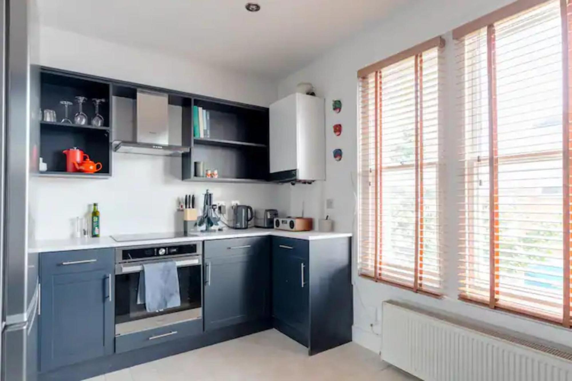 Spacious 2 Bedroom Retreat In East Dulwich