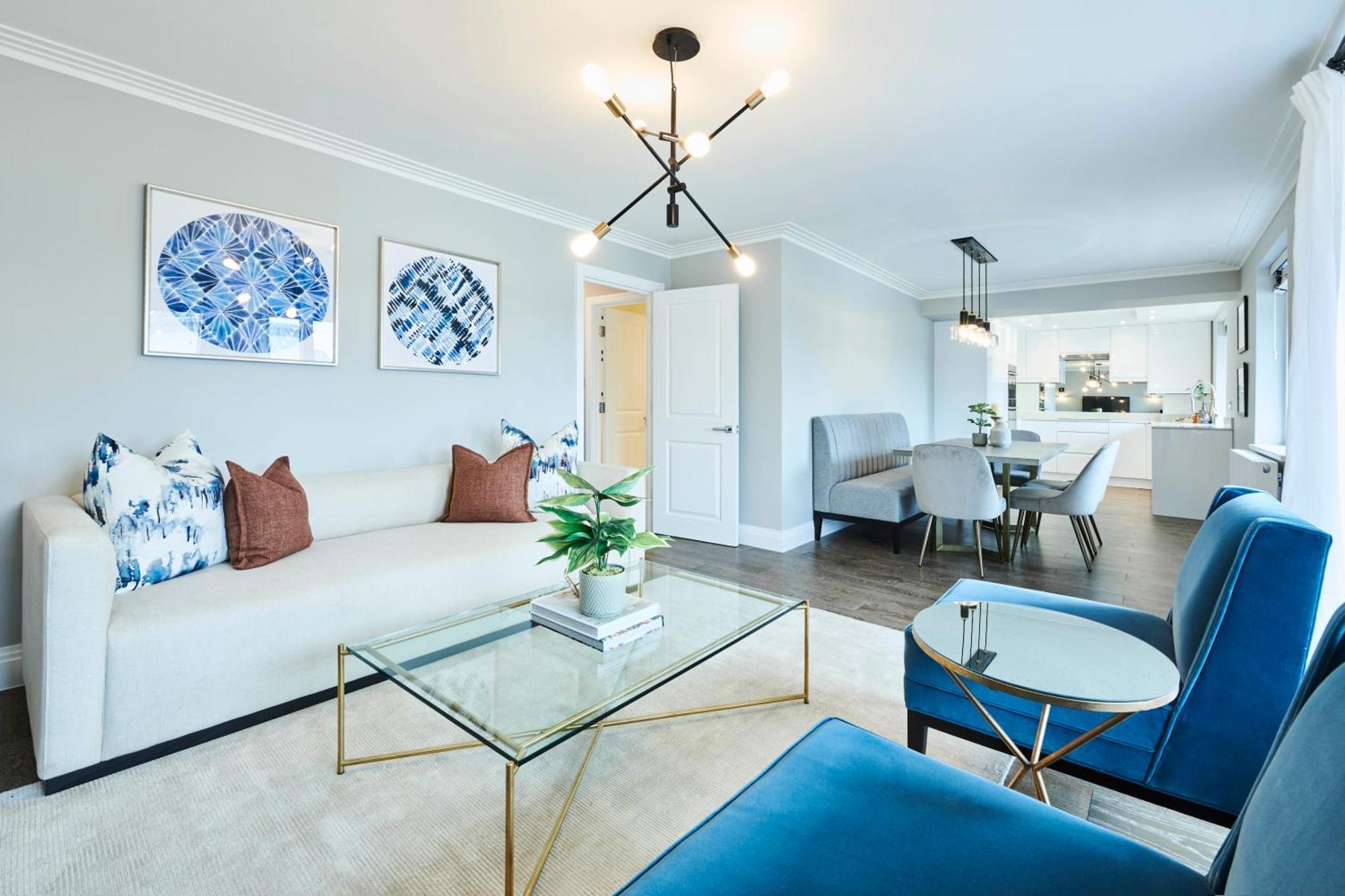Pond Place Apartment