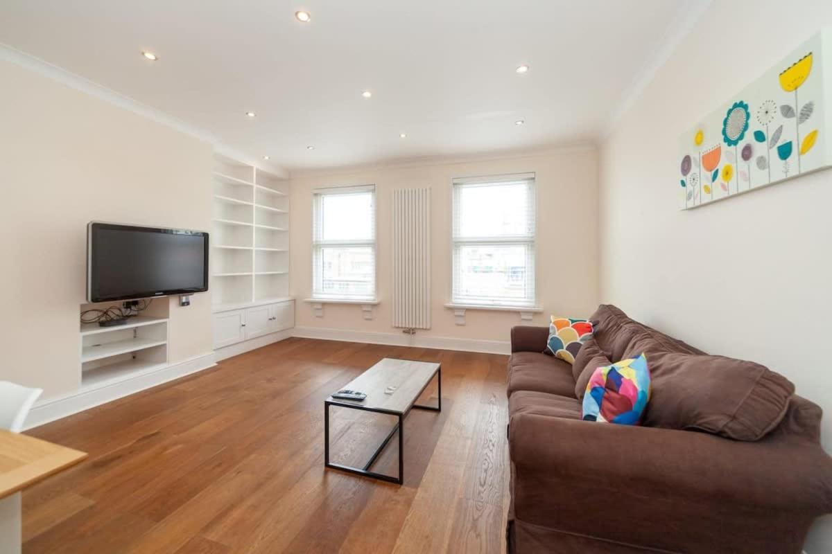 Spacious 2 Bedroom Maisonette In Stratford Apartment