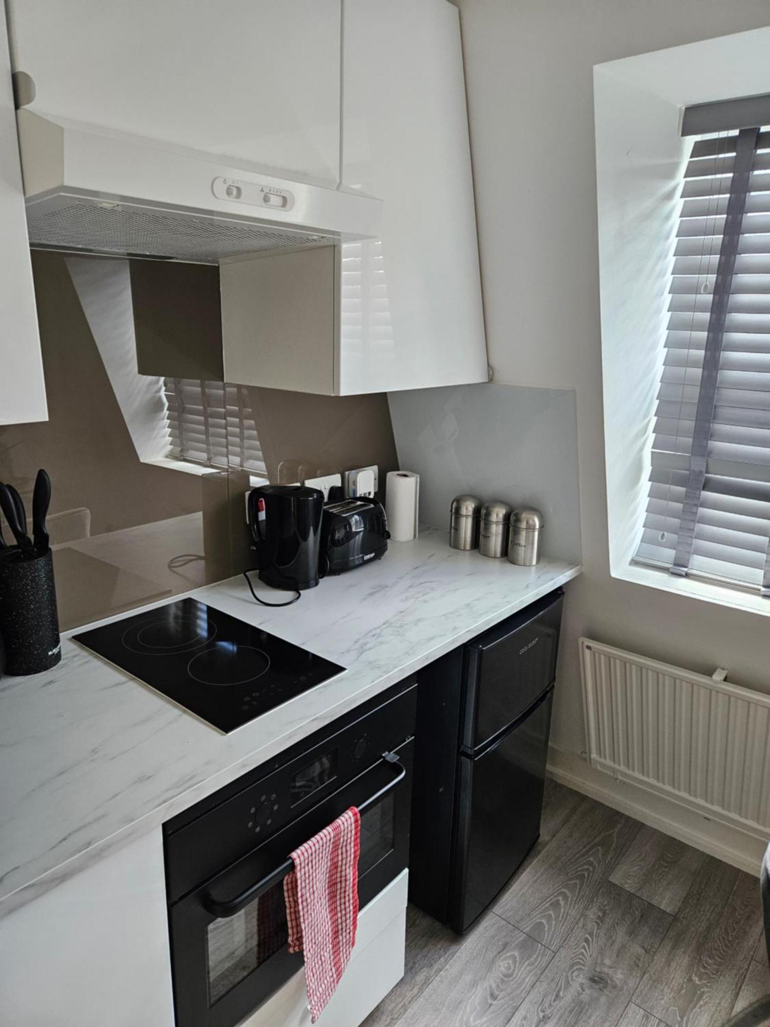 Modern Large Studio, 15 Mins Walk To Notting Hill *