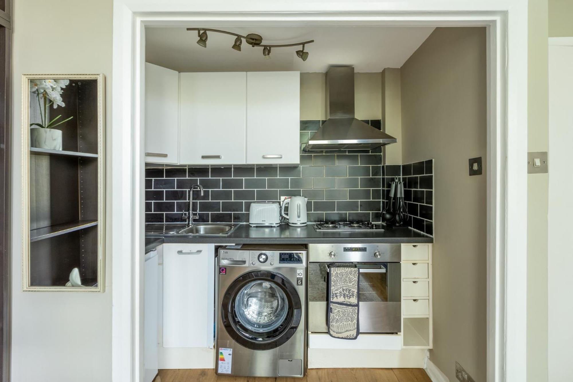 Bright & Stylish 1br, 5min Kensington Olympia Tube Appartement Londen