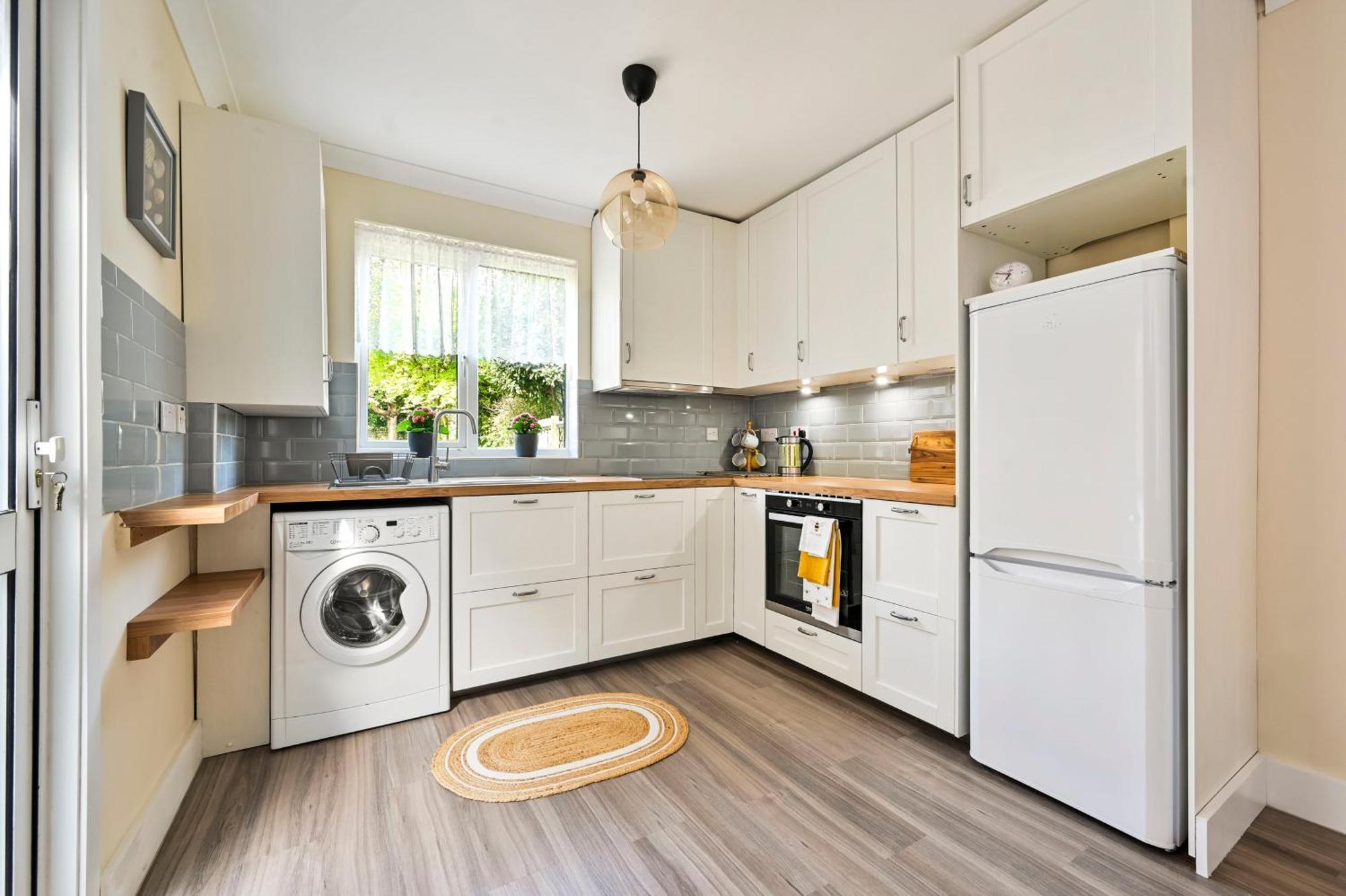 Greenwich Apartment *