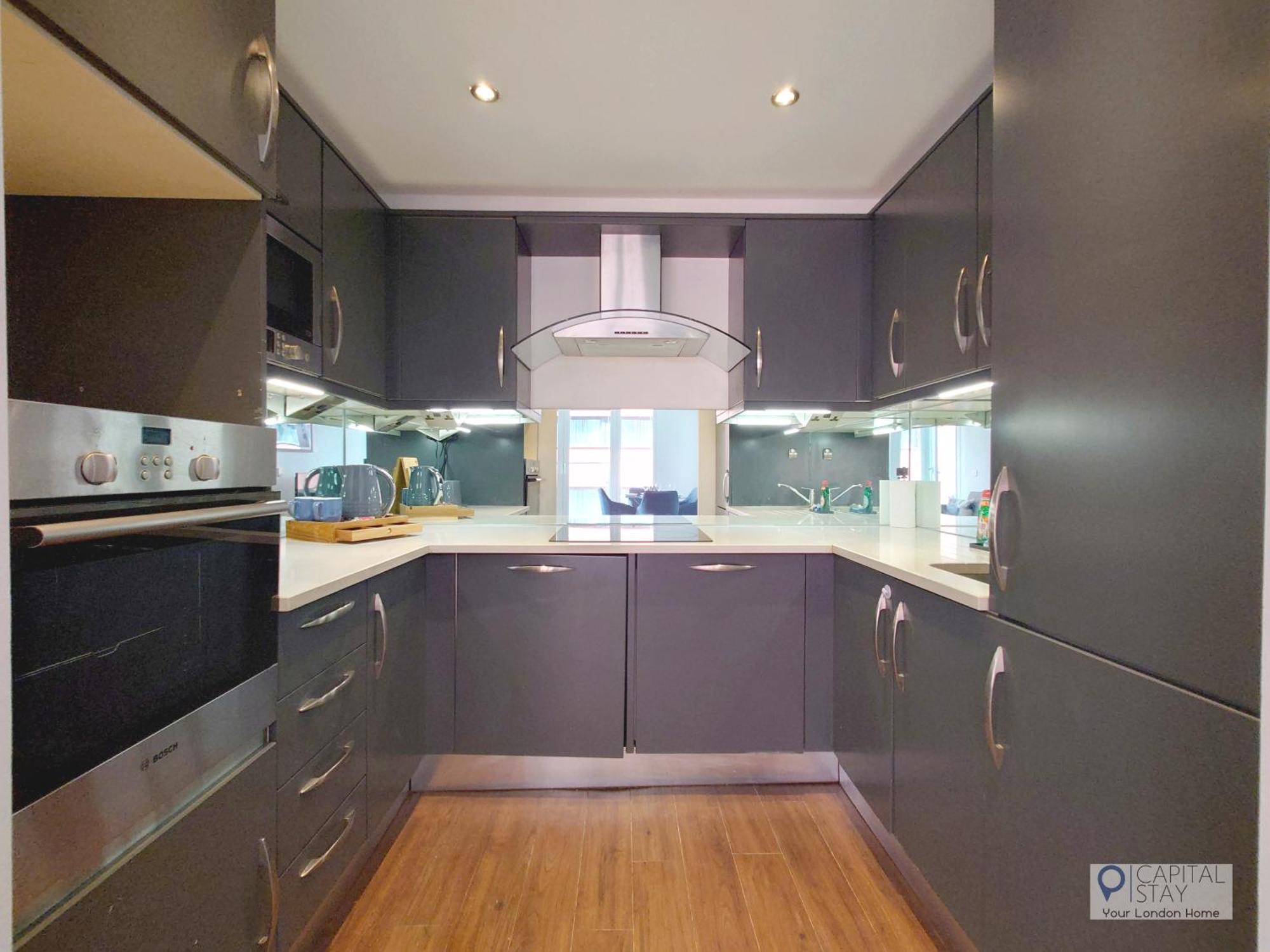 Deluxe One Bed By Excel & O2 Apartment *